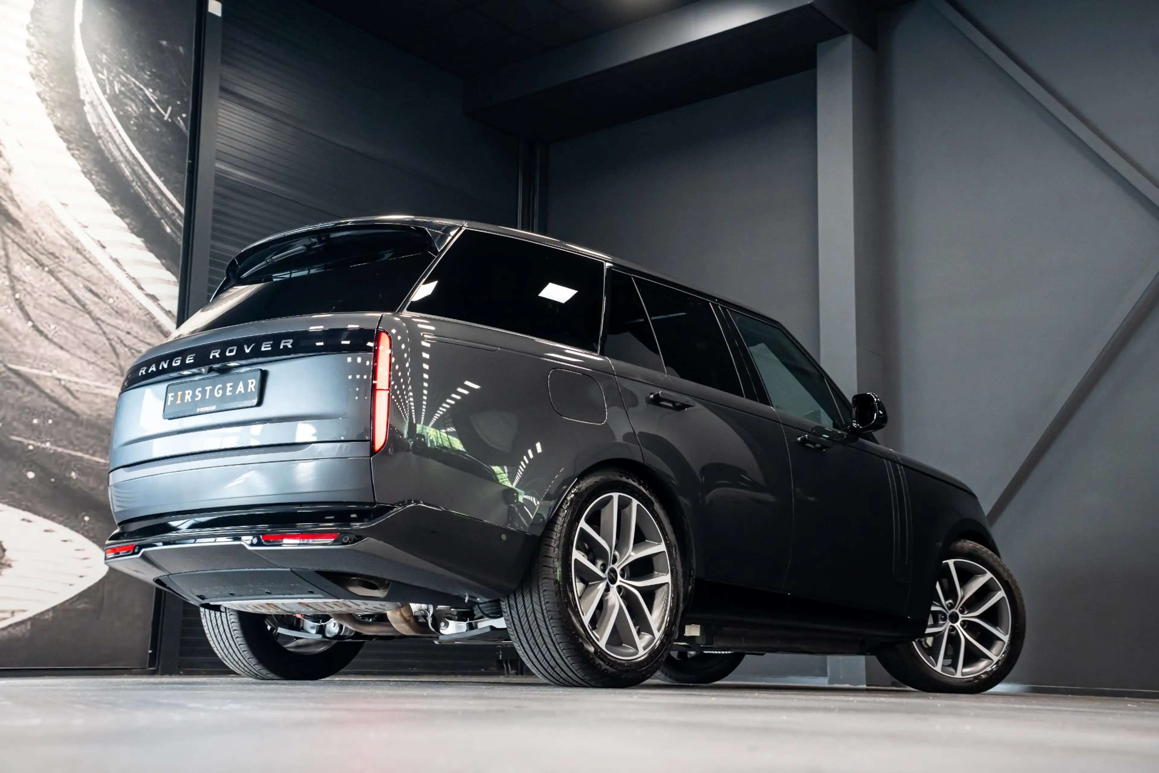 Land Rover Range Rover 3.0 P550e HSE PHEV *Meridian 3D Surround / Panoram — photo 6
