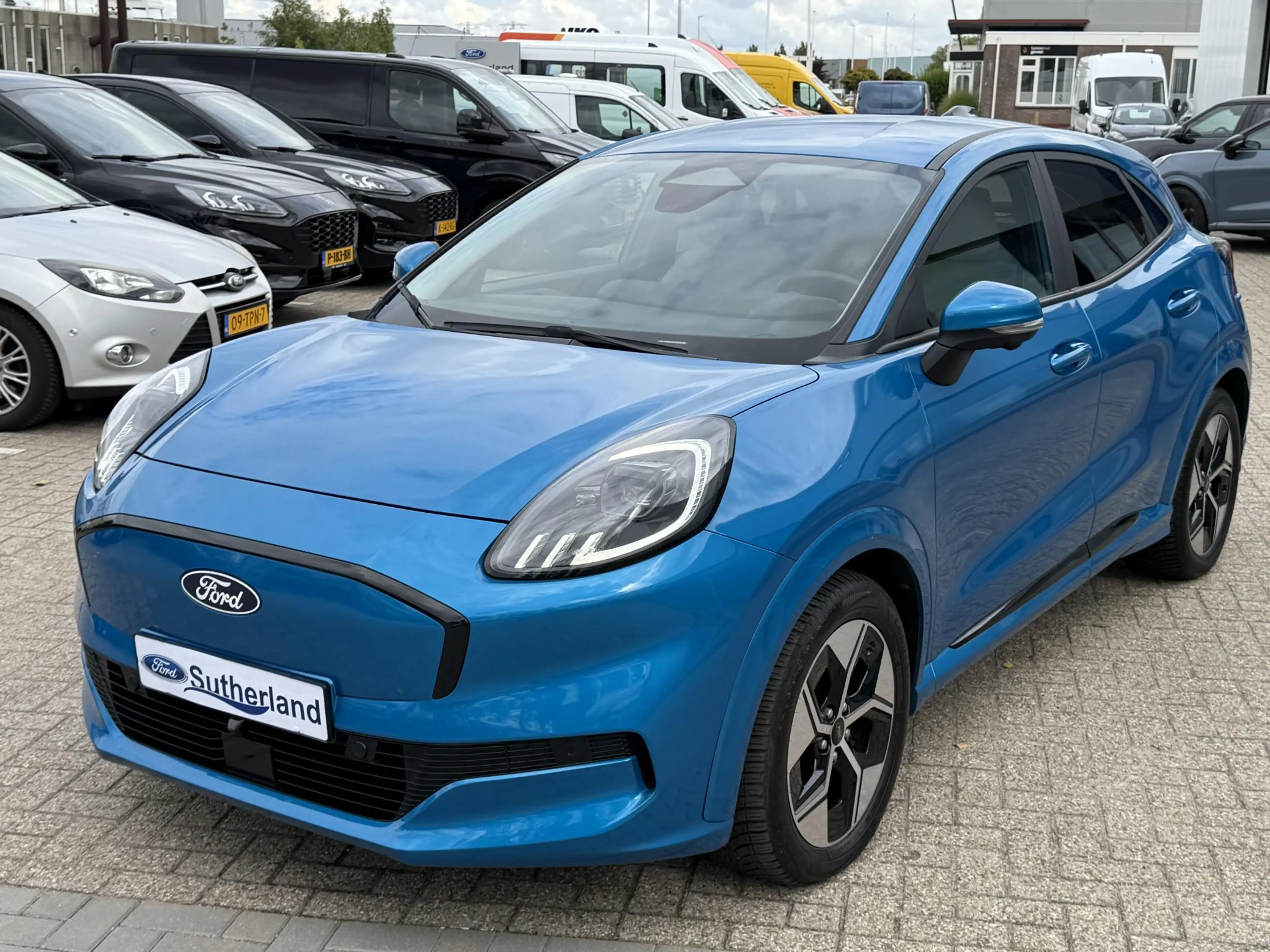 Ford Puma Gen-E Premium 44 kWh | 3100 KM | Driver Pack | Winter Pa — photo 3