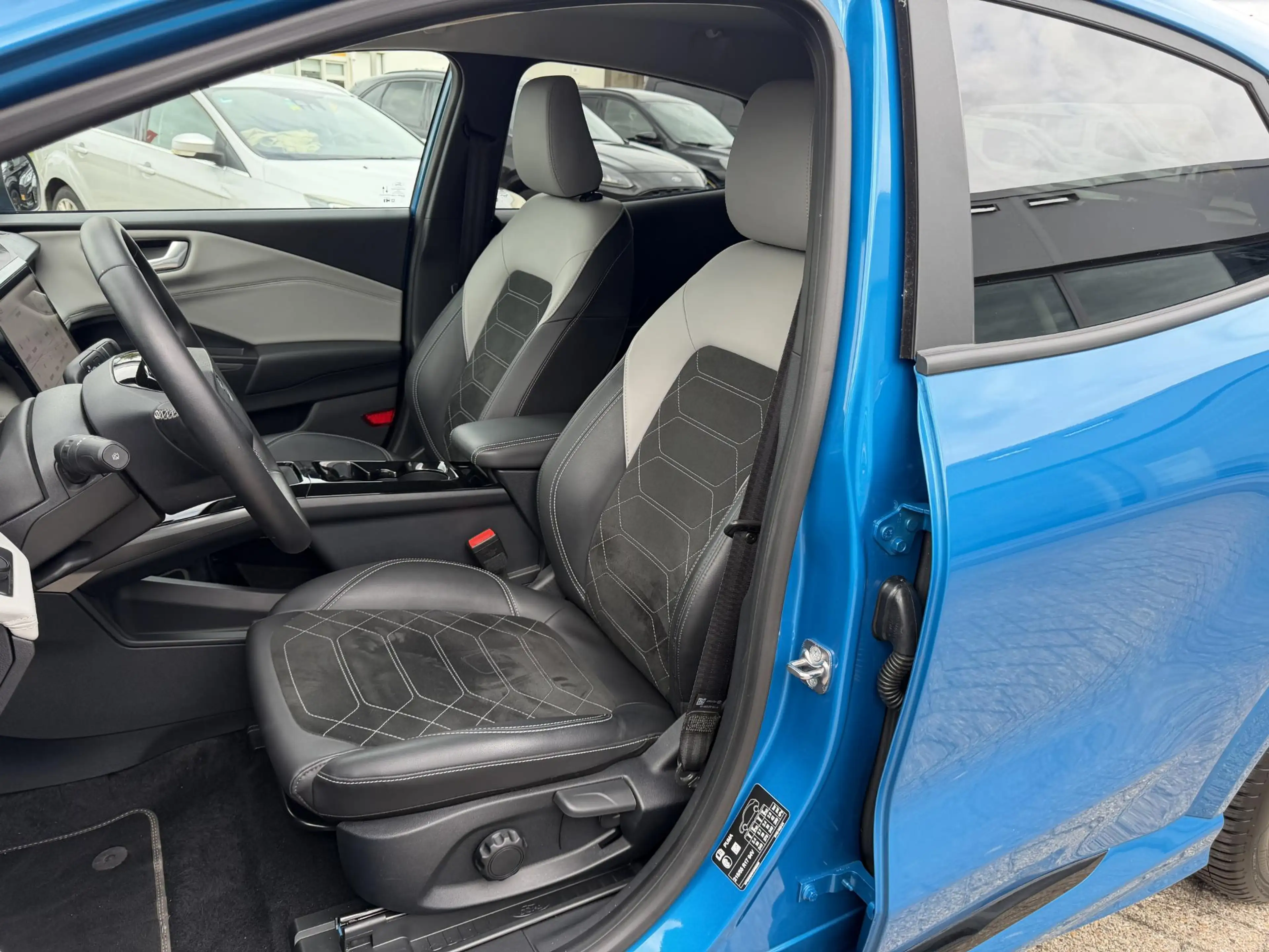 Ford Puma Gen-E Premium 44 kWh | 3100 KM | Driver Pack | Winter Pa — photo 12