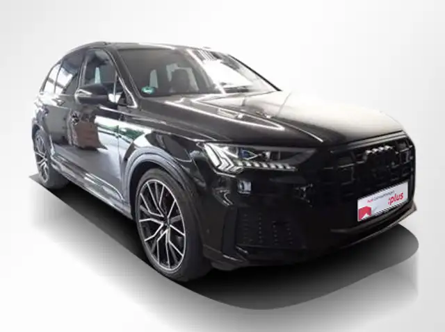 Audi Q7 view 11