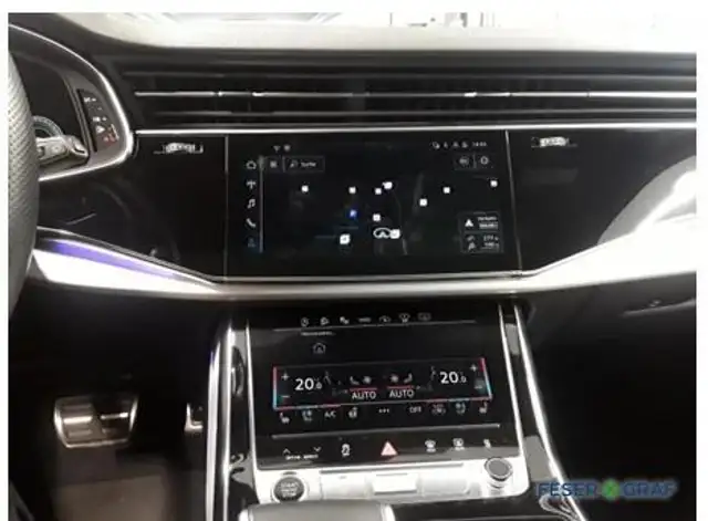 Audi Q7 view 8