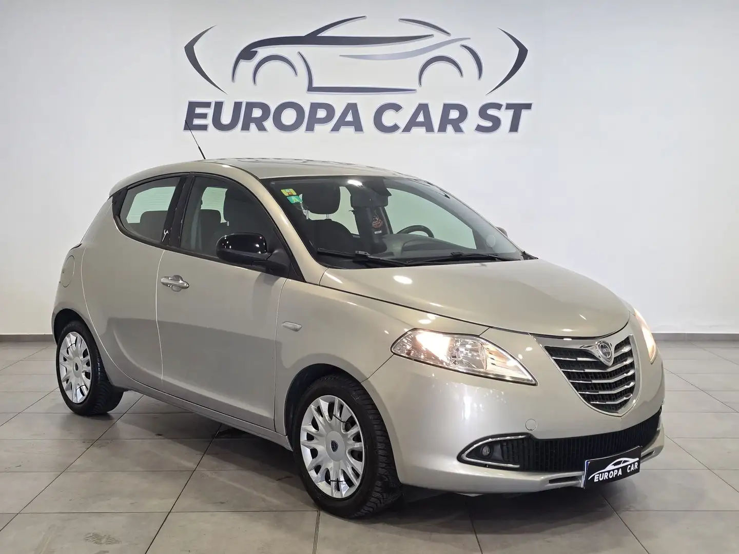 Lancia Ypsilon Ypsilon 1.2 69 CV 5 porte S&S Platinum Or - 2