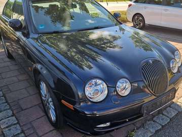 S-Type 4.2 V8 Executive