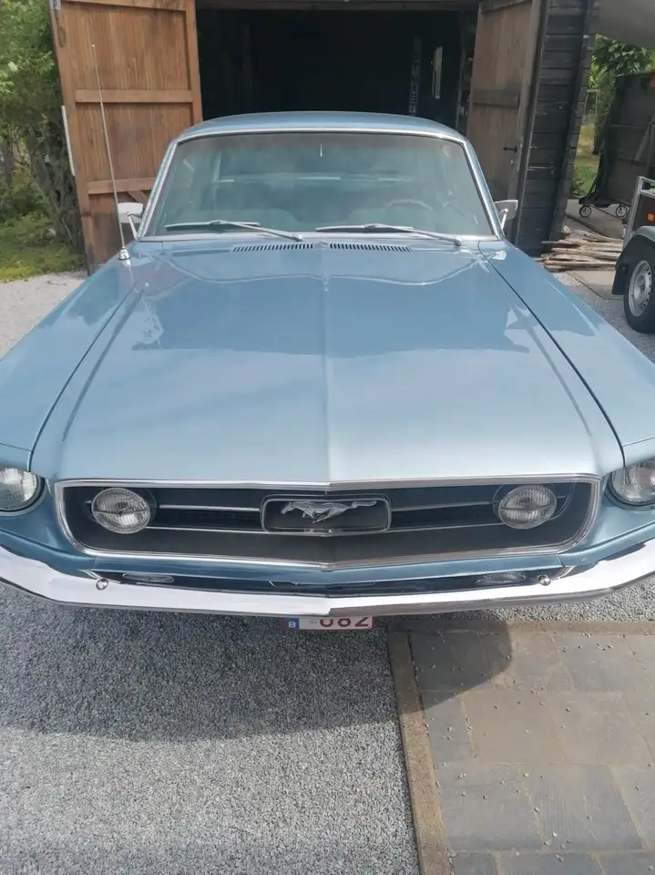 Ford Mustang Coupe, foto 2