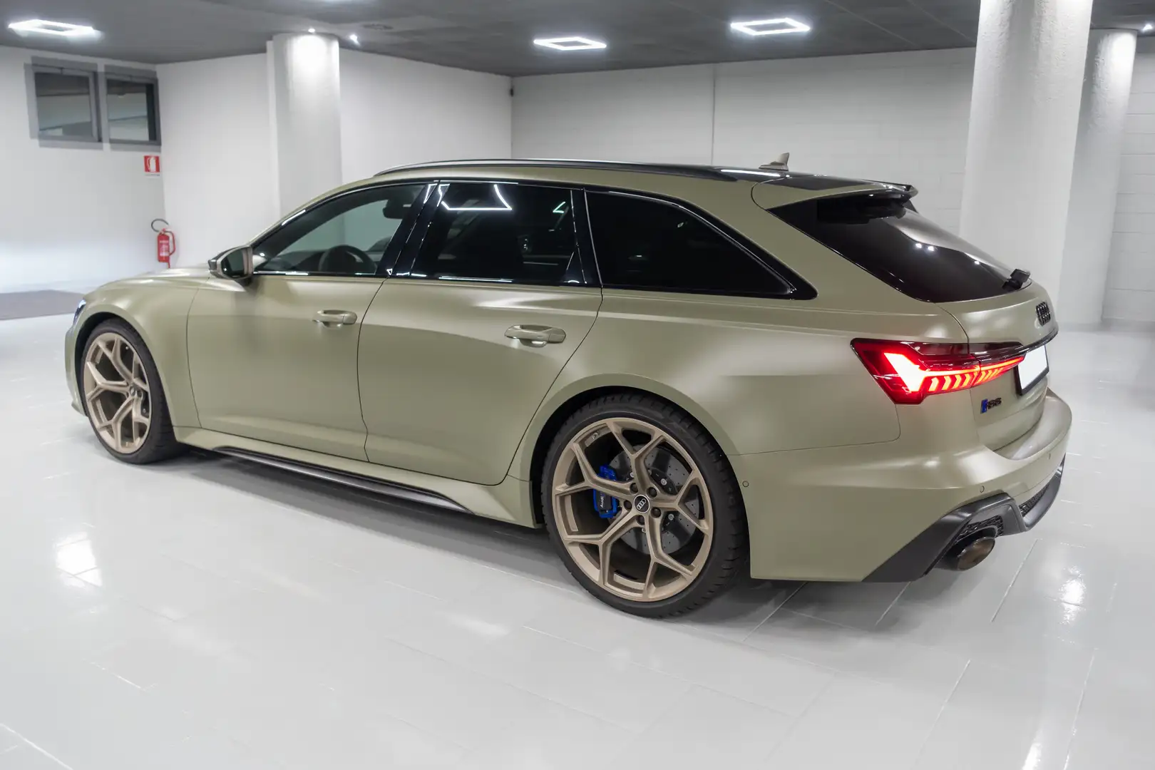 Audi RS6 PERFORMANCE LIST 218.000 EURO + WRAPPING Schwarz - 2