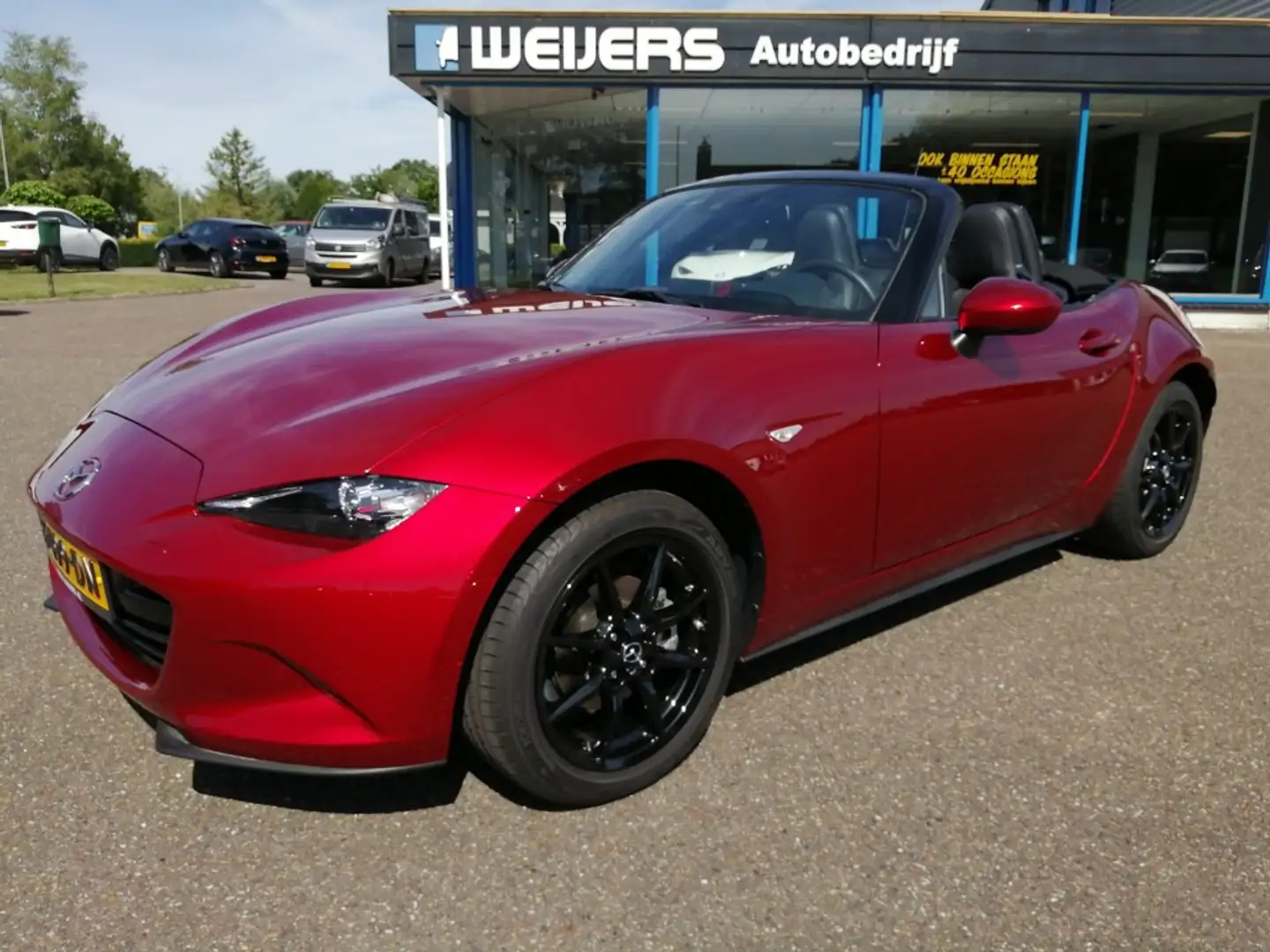 Mazda MX-5 1.5 132pk Signature, Clima, Navi, Camera, Leder, B Red - 1