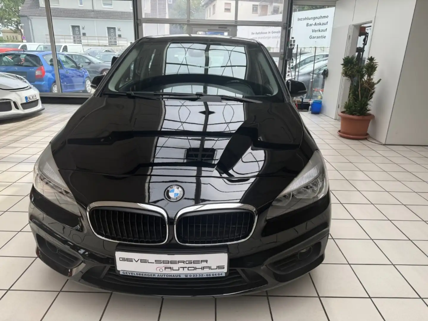 BMW 218 Active Tourer i Scheckheft AHK-abnehmbar Mehrzonen Schwarz - 2