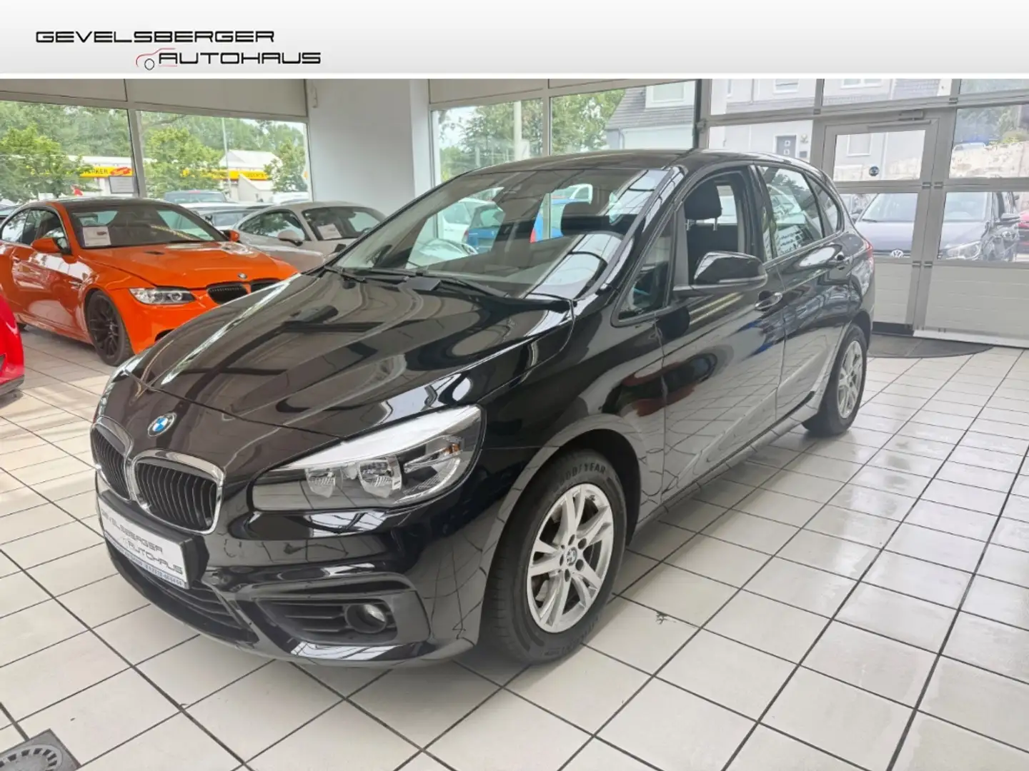 BMW 218 Active Tourer i Scheckheft AHK-abnehmbar Mehrzonen Schwarz - 1