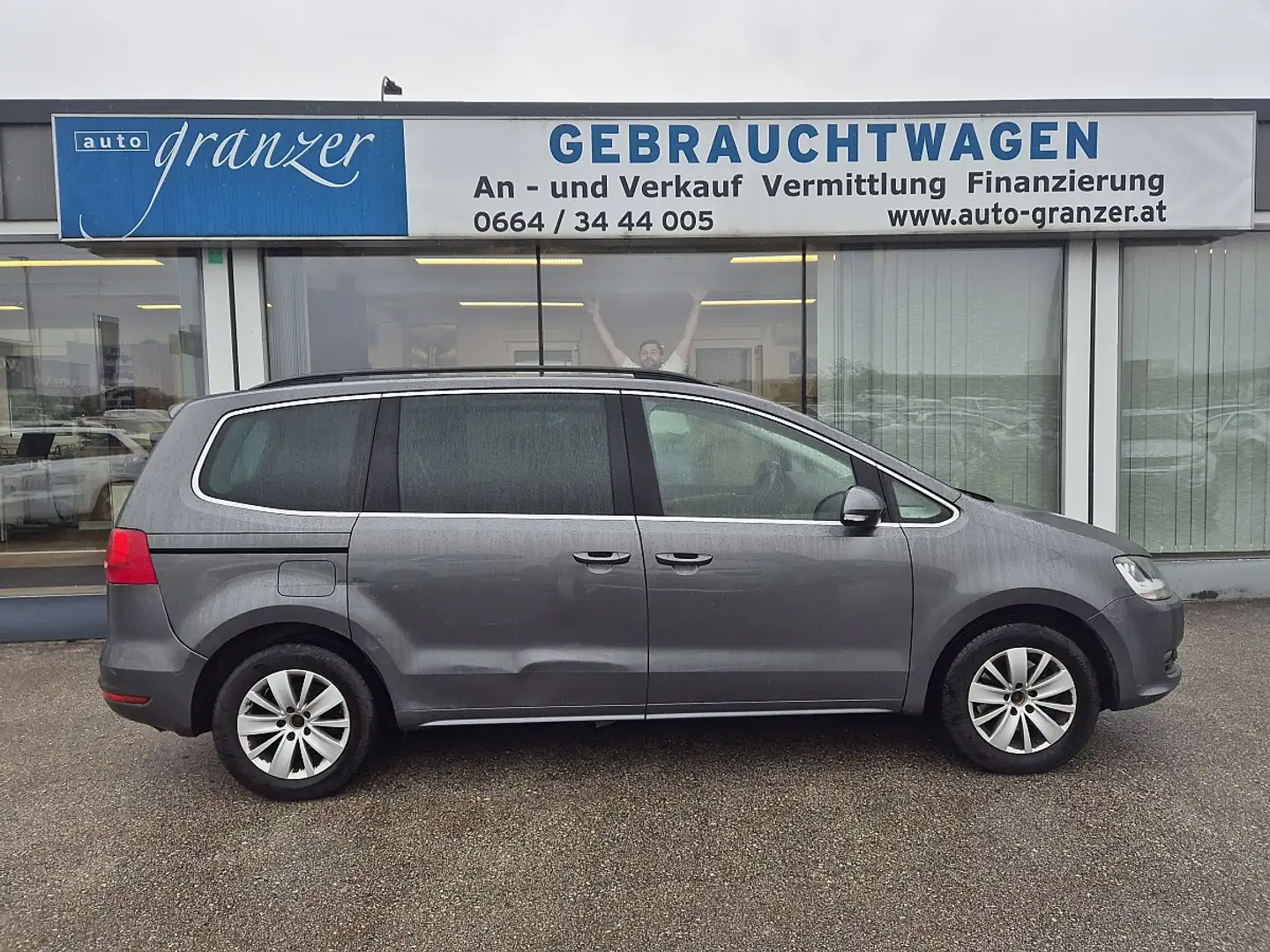 Volkswagen Sharan Comfortline BMT 2,0 TDI DPF 4Motion Grau - 1