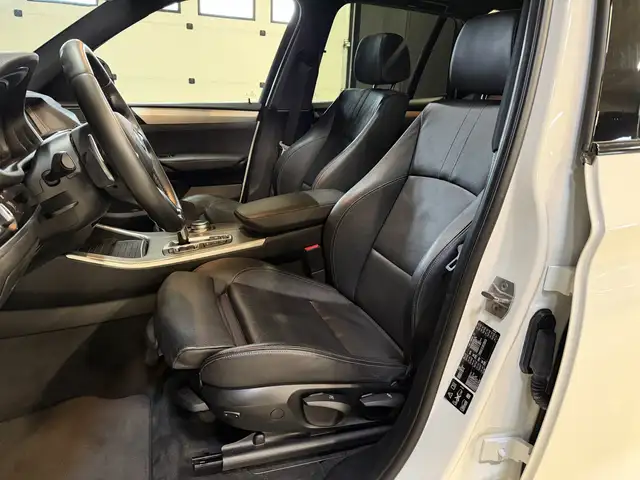 BMW X3 view 9