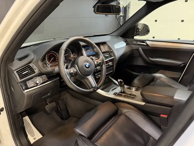 BMW X3 view 11
