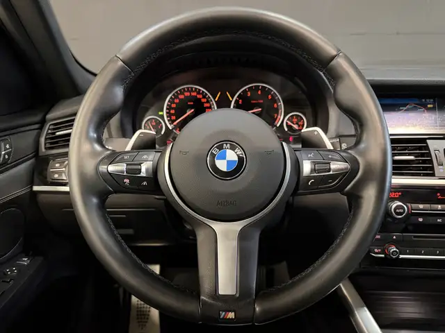 BMW X3 view 12
