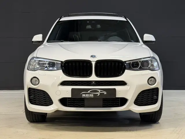 BMW X3 view 4