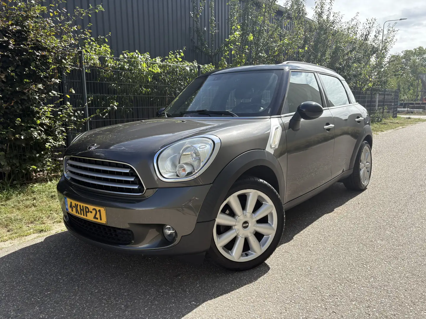 MINI Cooper Countryman Mini 1.6 Holland Street / NAVI / AIRCO / CRUISE / Gris - 1