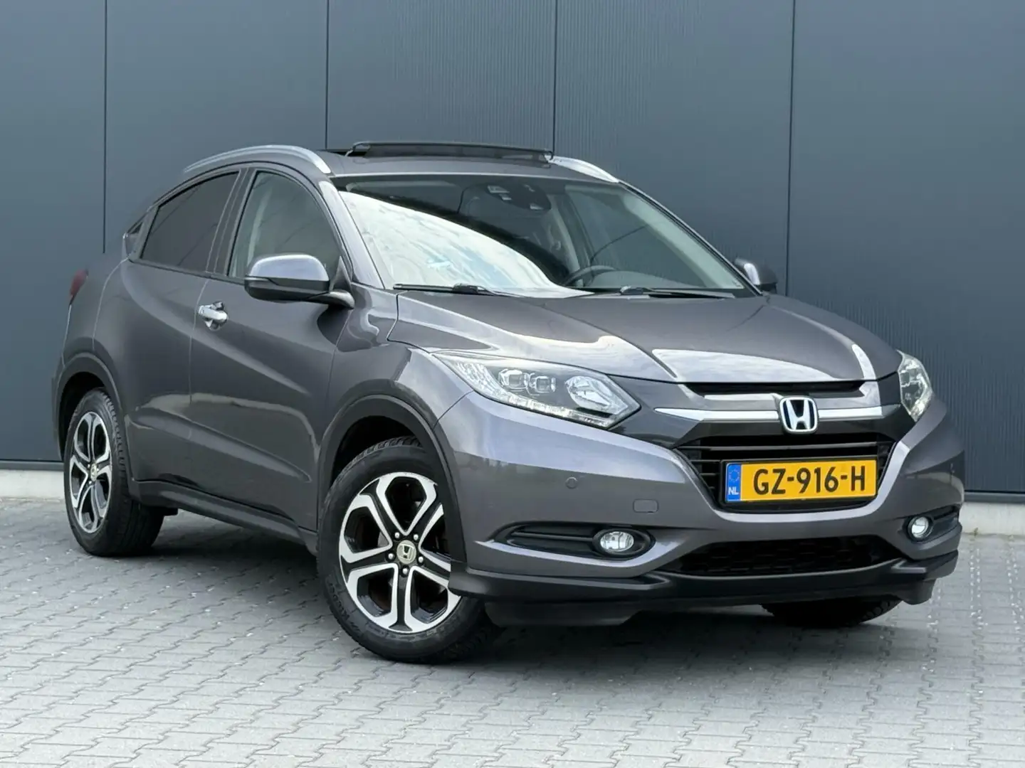 Honda HR-V 1.5 i-VTEC Executive Led - Panoramadak - Camera - Gris - 2