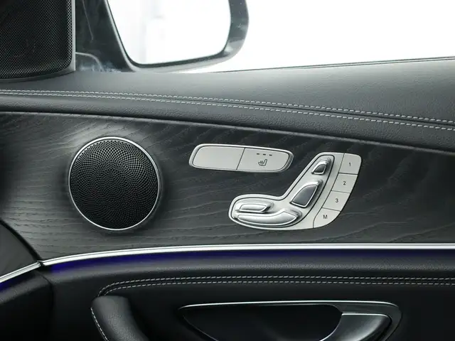 Mercedes-Benz E-Class view 14