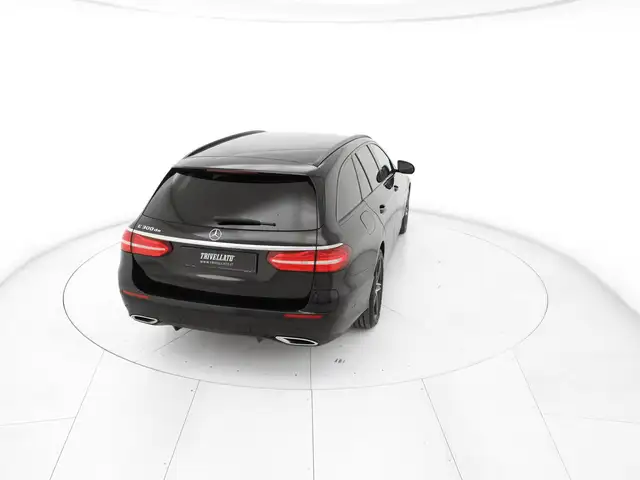 Mercedes-Benz E-Class view 6