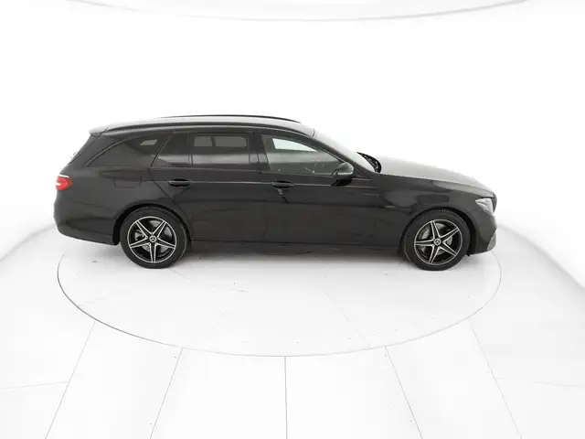 Mercedes-Benz E-Class view 5