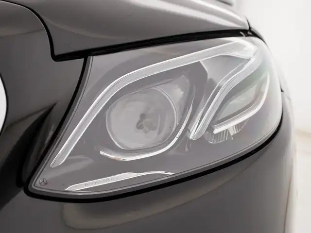 Mercedes-Benz E-Class view 8