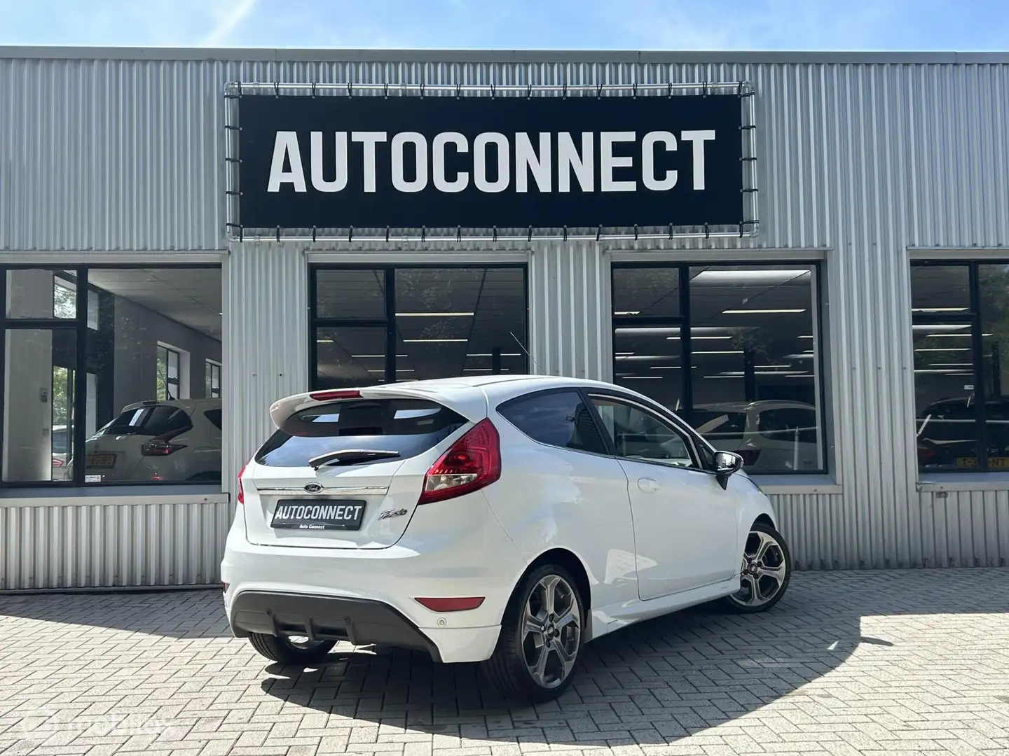 Ford Fiesta 1.25 ST-LINE, LVM, AIRCO, PDC Blanc - 2