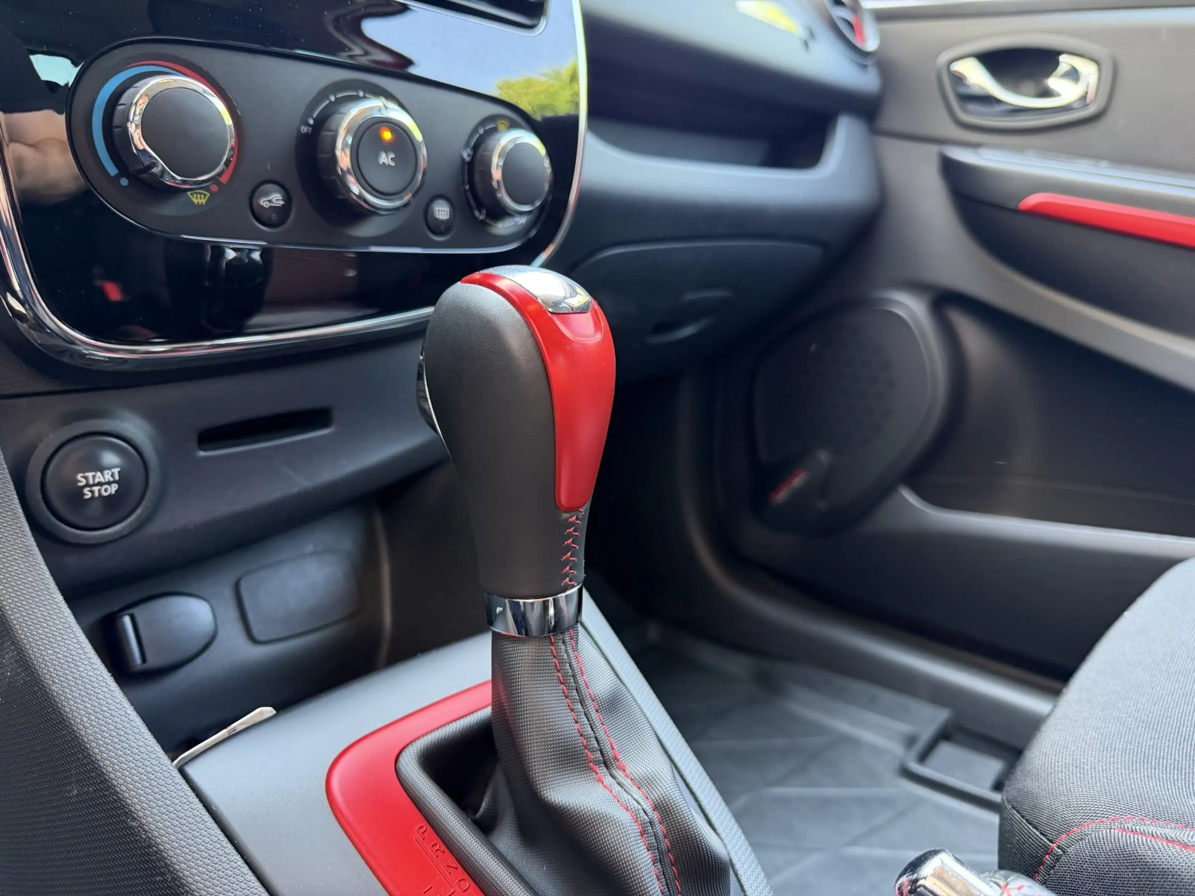 Renault Clio IV RS 200 EDC LMF Navi Renault Sport  Renault Spor — photo 17
