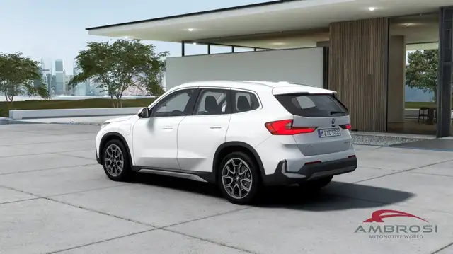 BMW X1 view 2