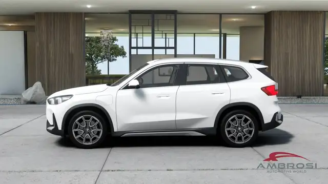 BMW X1 view 3