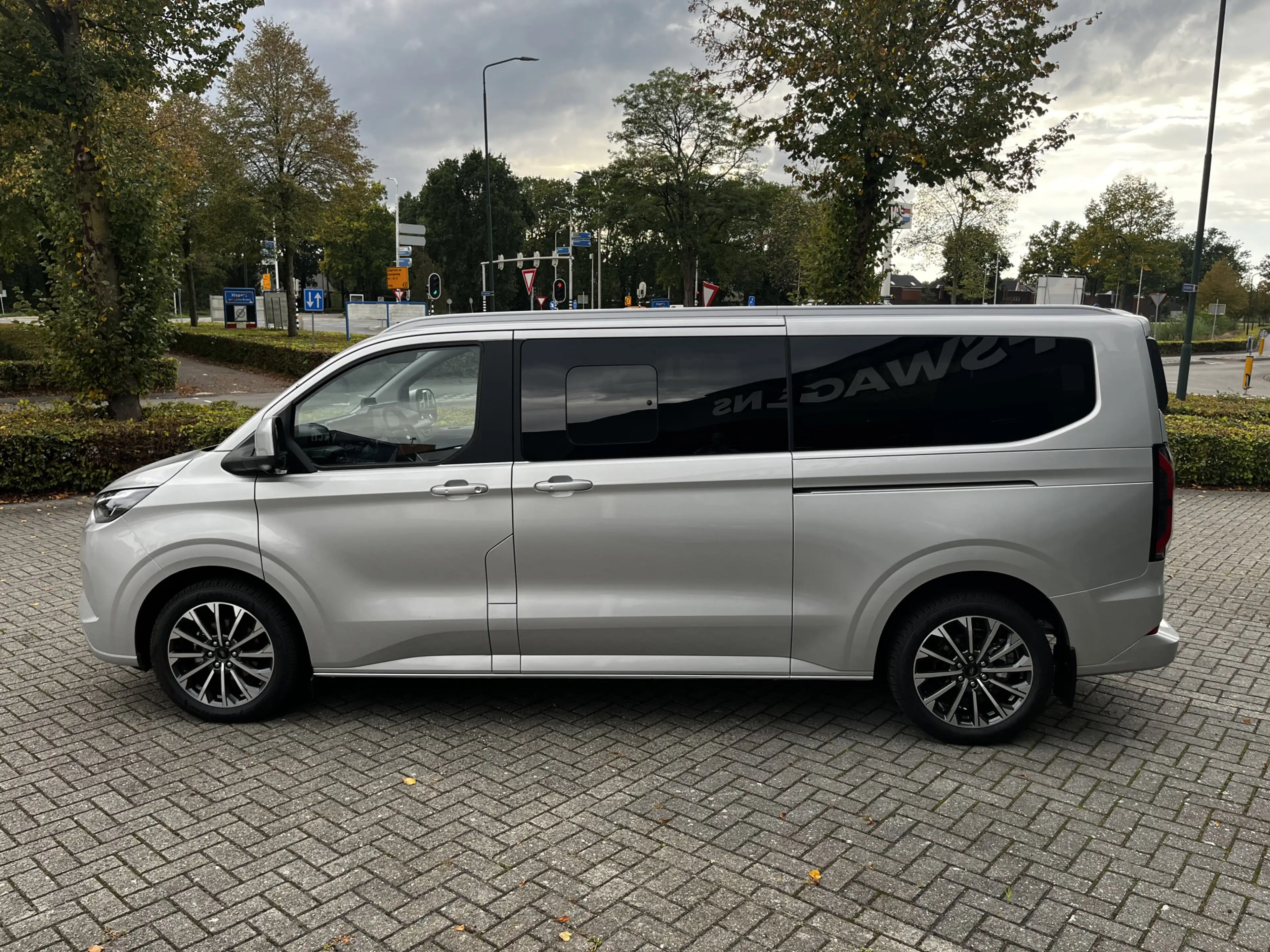 Ford Tourneo Custom 340 2.5 PHEV L2H1 Titanium X VIP Bus 8p. | FULL OP — photo 5