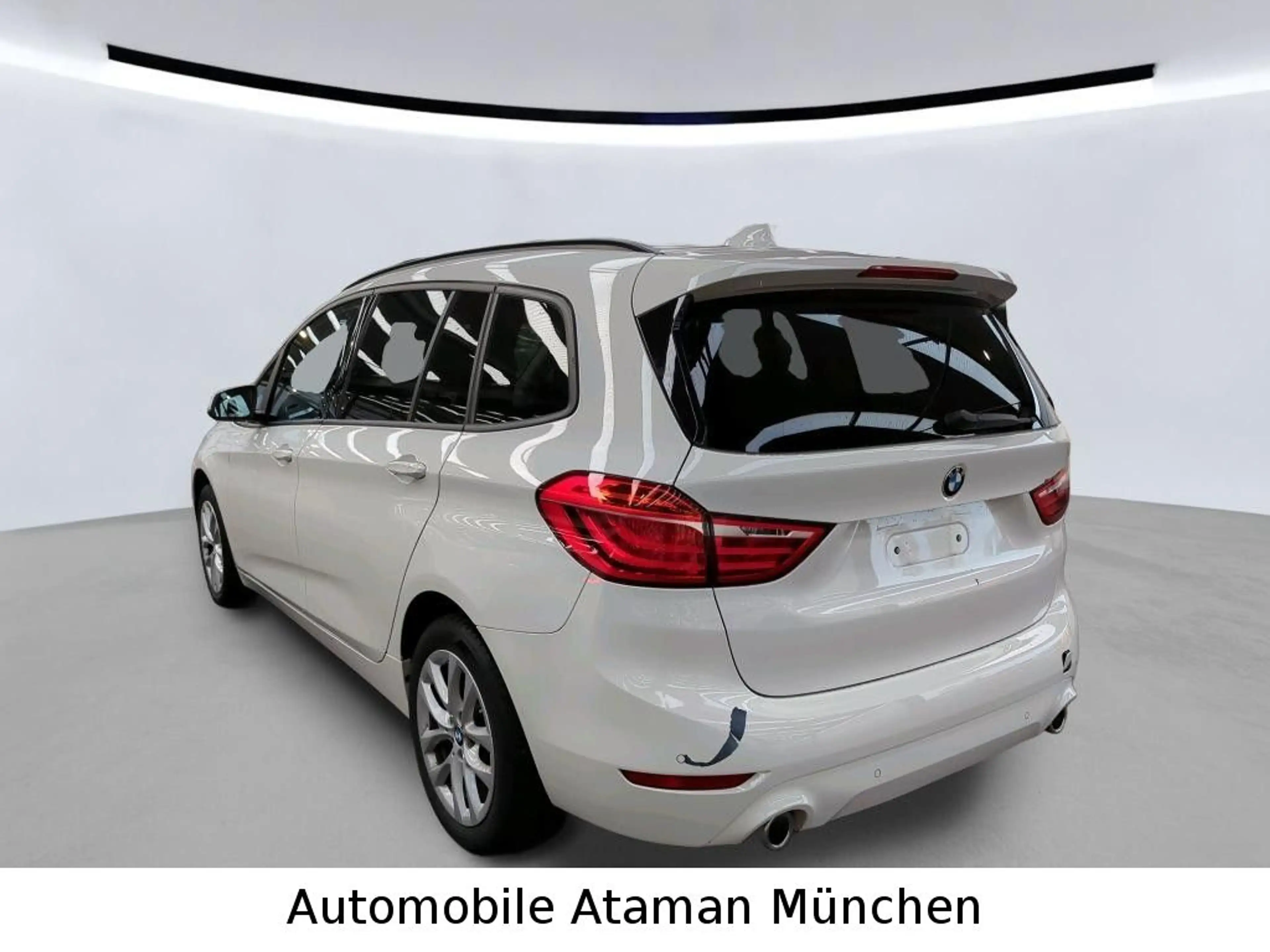 BMW 218 Advantage Steptronic / 7-Sitze — photo 3