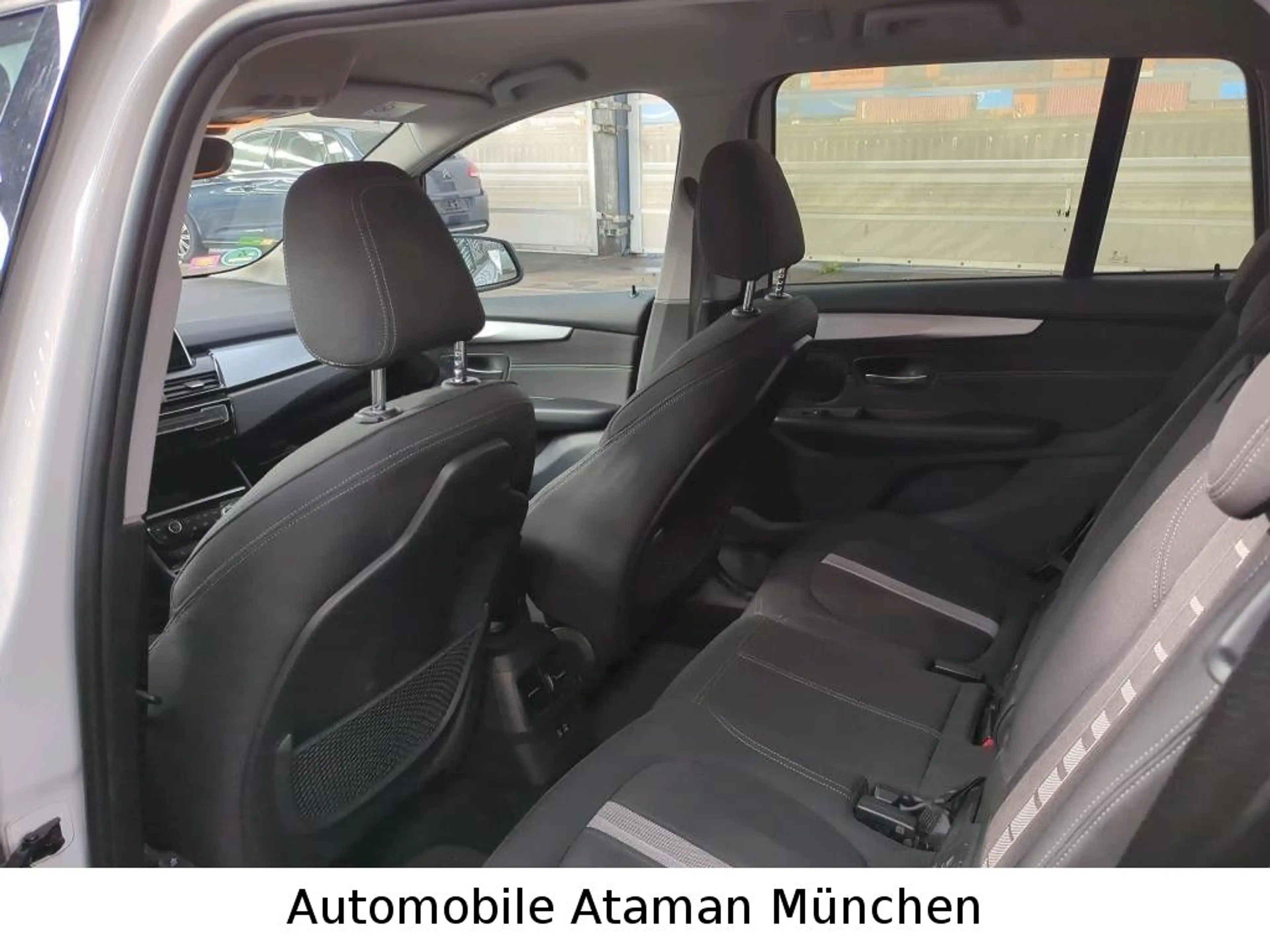 BMW 218 Advantage Steptronic / 7-Sitze — photo 7