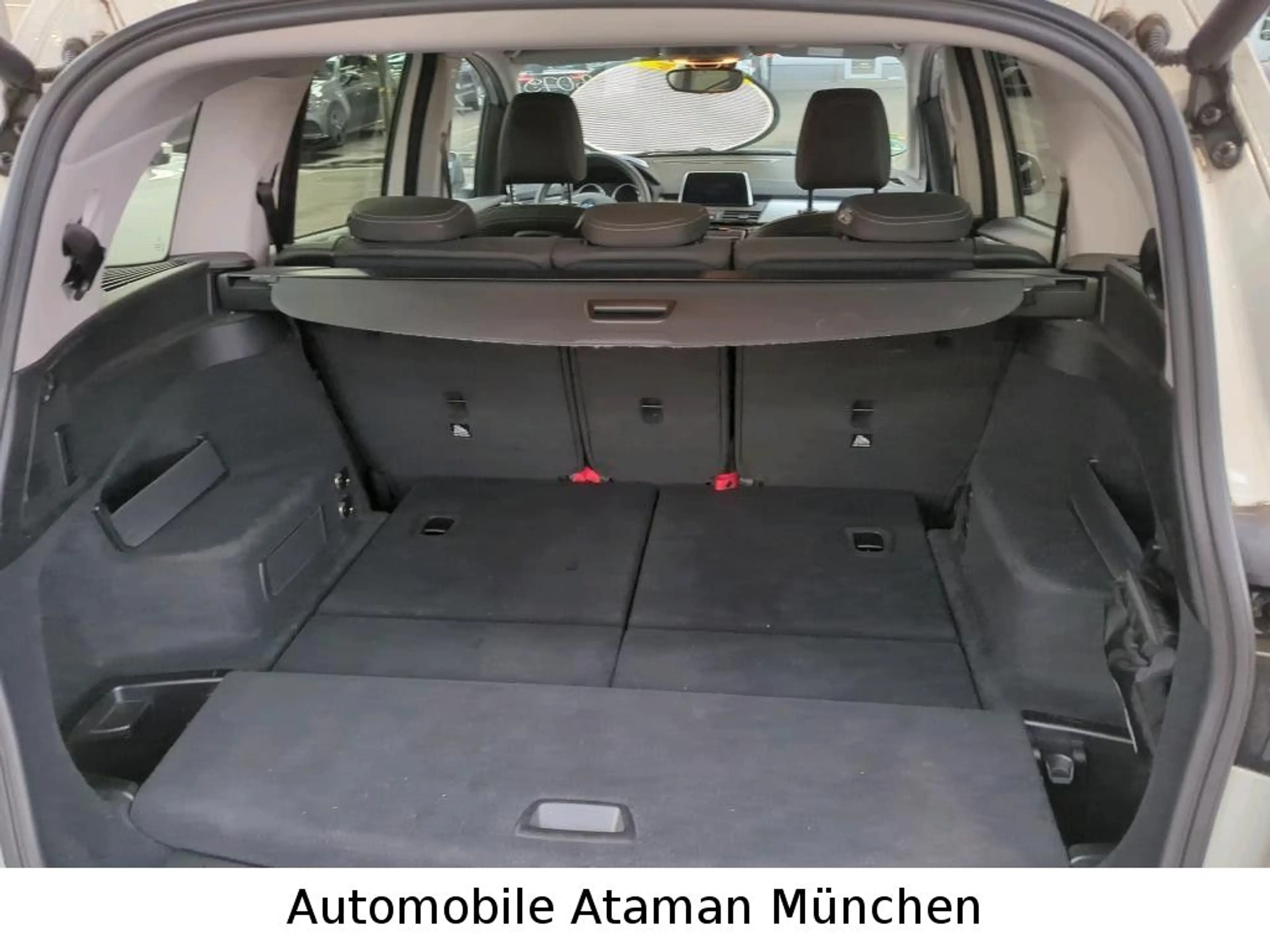 BMW 218 Advantage Steptronic / 7-Sitze — photo 8