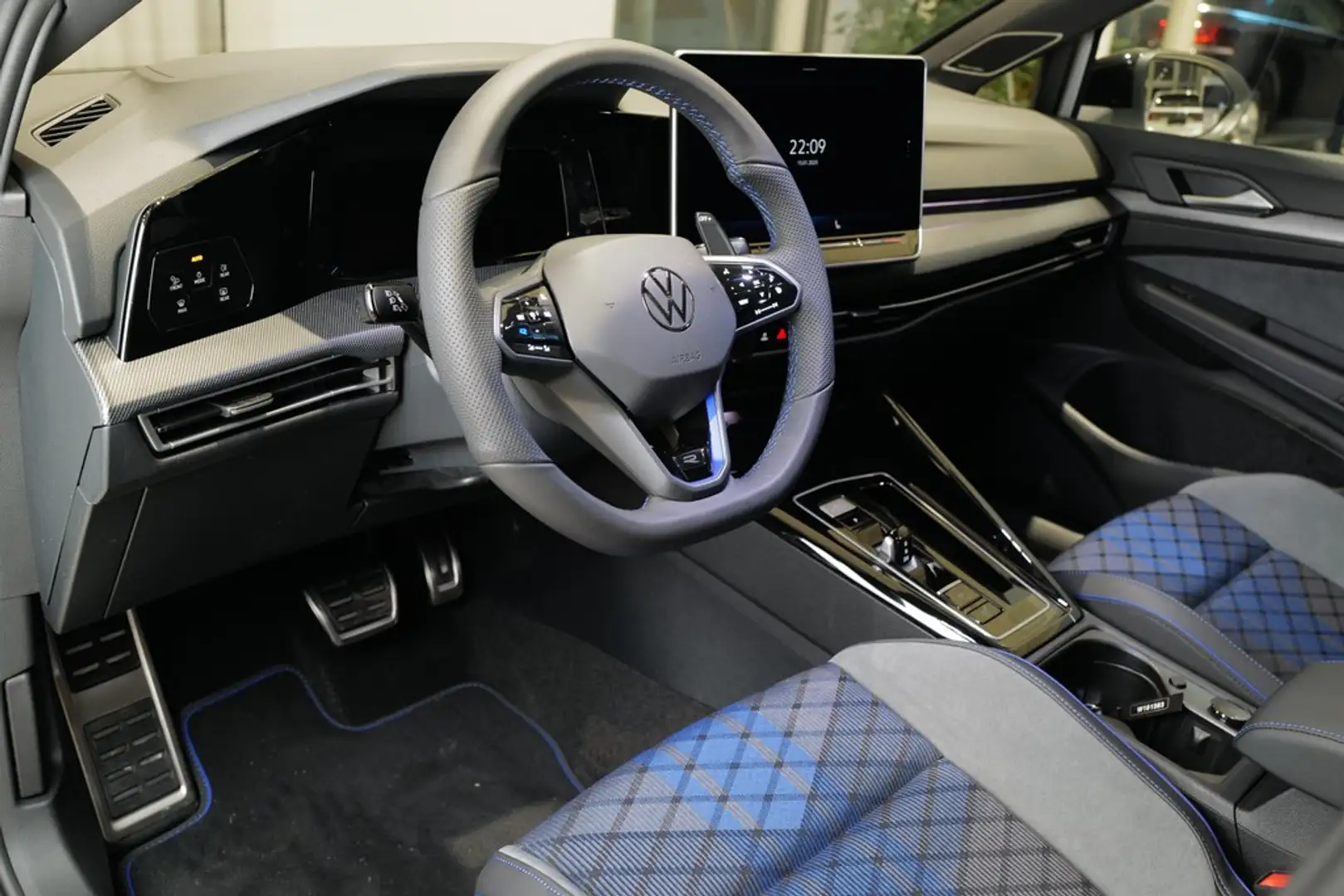 Volkswagen Golf VIII R Black Edition HKardon Pano 360° HUD DCC ... Bianco - 2