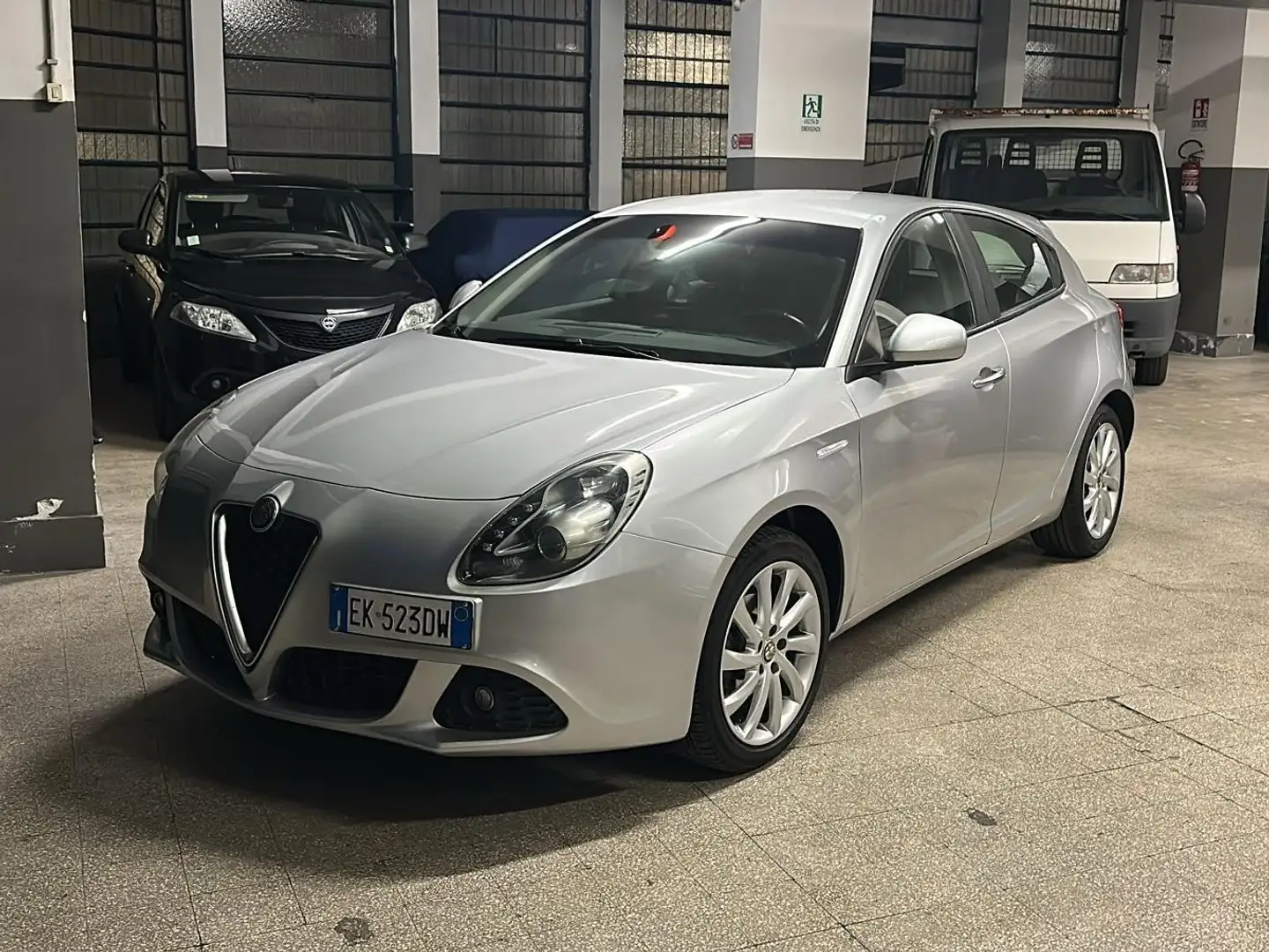 Alfa Romeo Giulietta Giulietta III 2010 1.6 jtdm(2) Distinctive Argento - 2