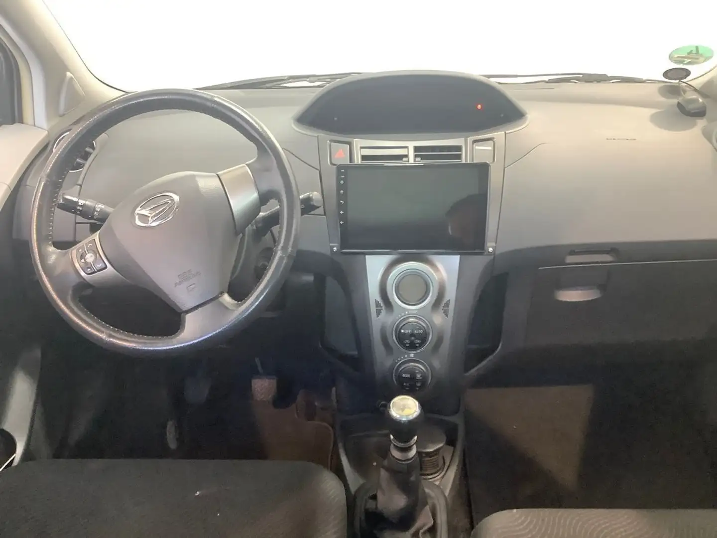 Daihatsu Charade Cool 6-Gang|1. Hand|Tüv 05.2027|4 Türen| Argento - 2