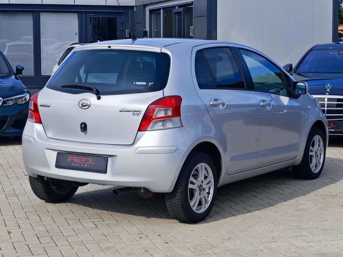 Daihatsu Charade Cool 6-Gang|Navi|1. Hand|Tüv 05.2027| Argento - 2