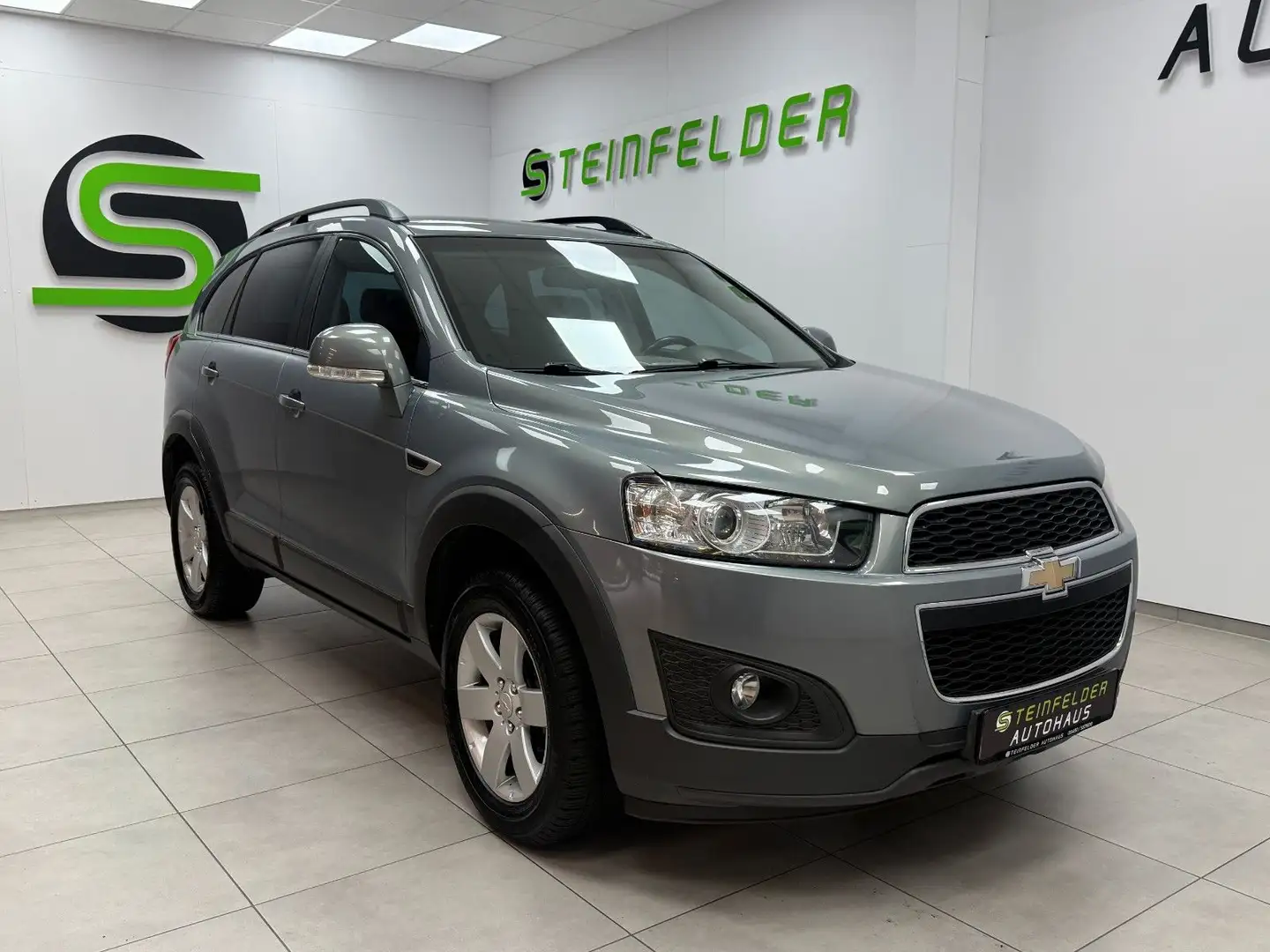 Chevrolet Captiva 2.2 D LT 2WD/7 SITZER/TEILLEDER/ALU Grau - 1