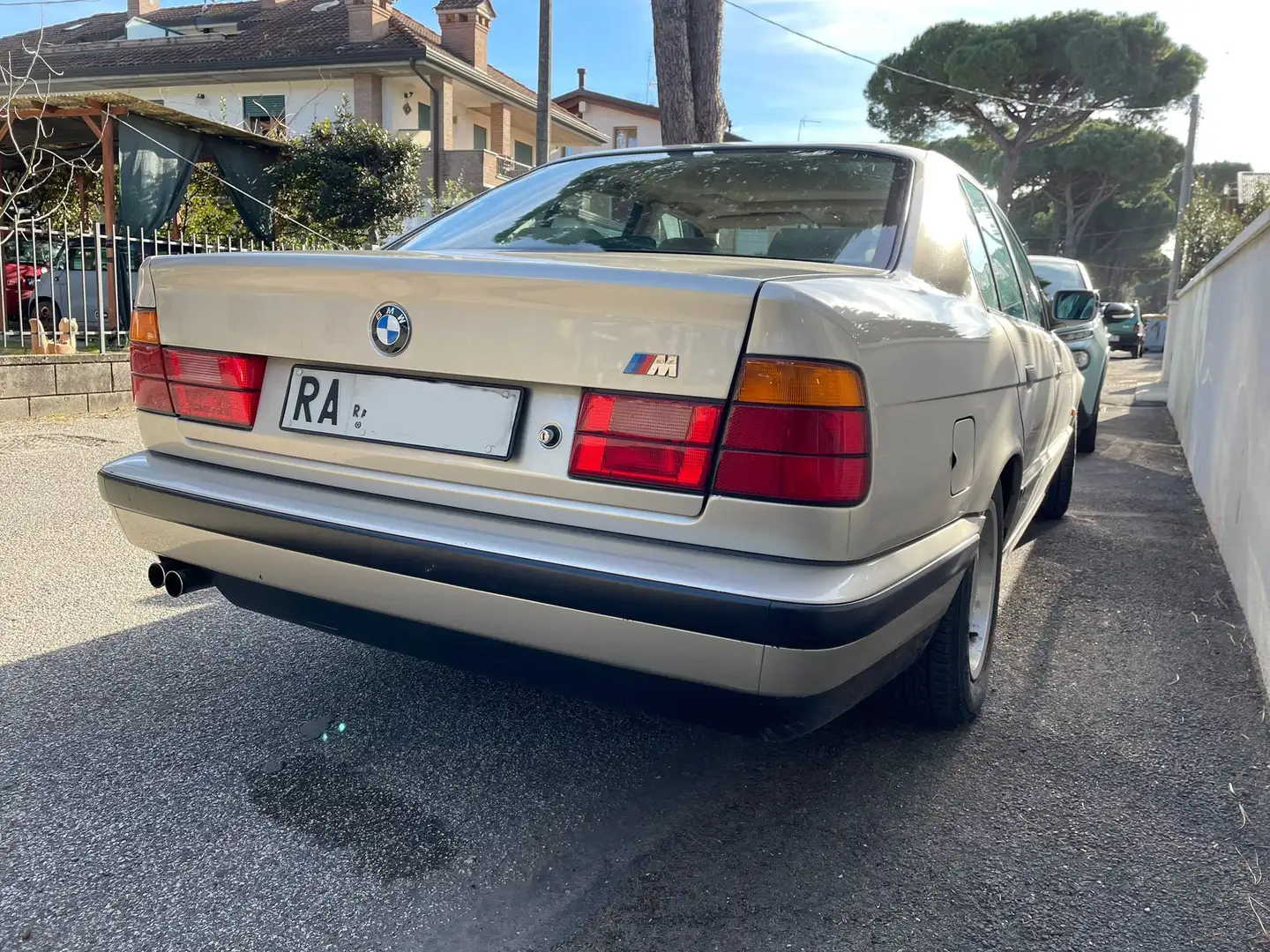 BMW 520 520i Oro - 2
