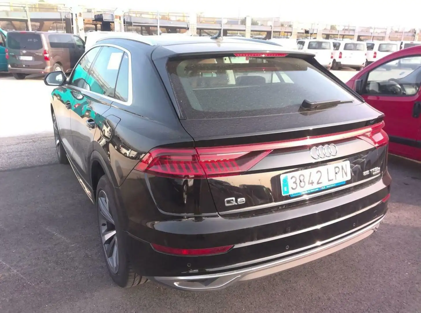 Audi Q8 55 TFSIe 280kW (381CV) quattro tiptronic Negro - 2