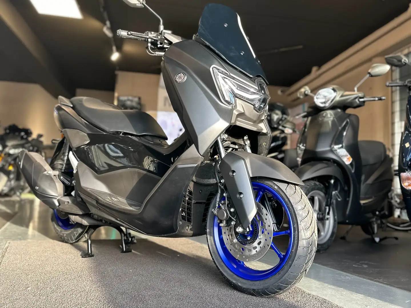 Yamaha NMAX VERSION 2025 Negru - 2