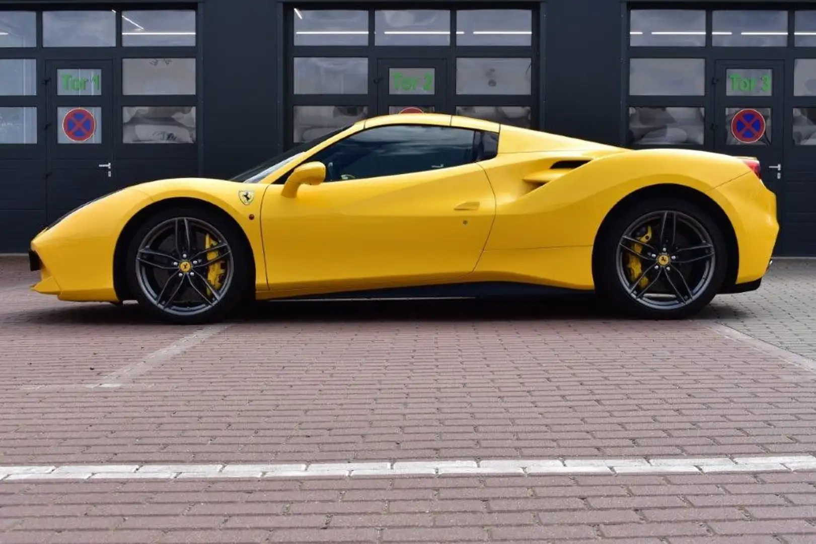 Ferrari 488 *Lift*NAV*Racing*RFK*MWST Geel - 2