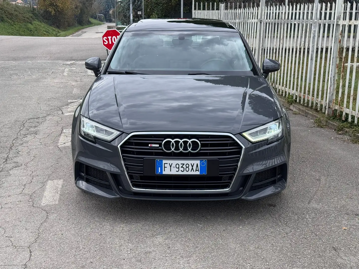 Audi A3 III Sedan 30 1.6 tdi S-line116cv Grijs - 2