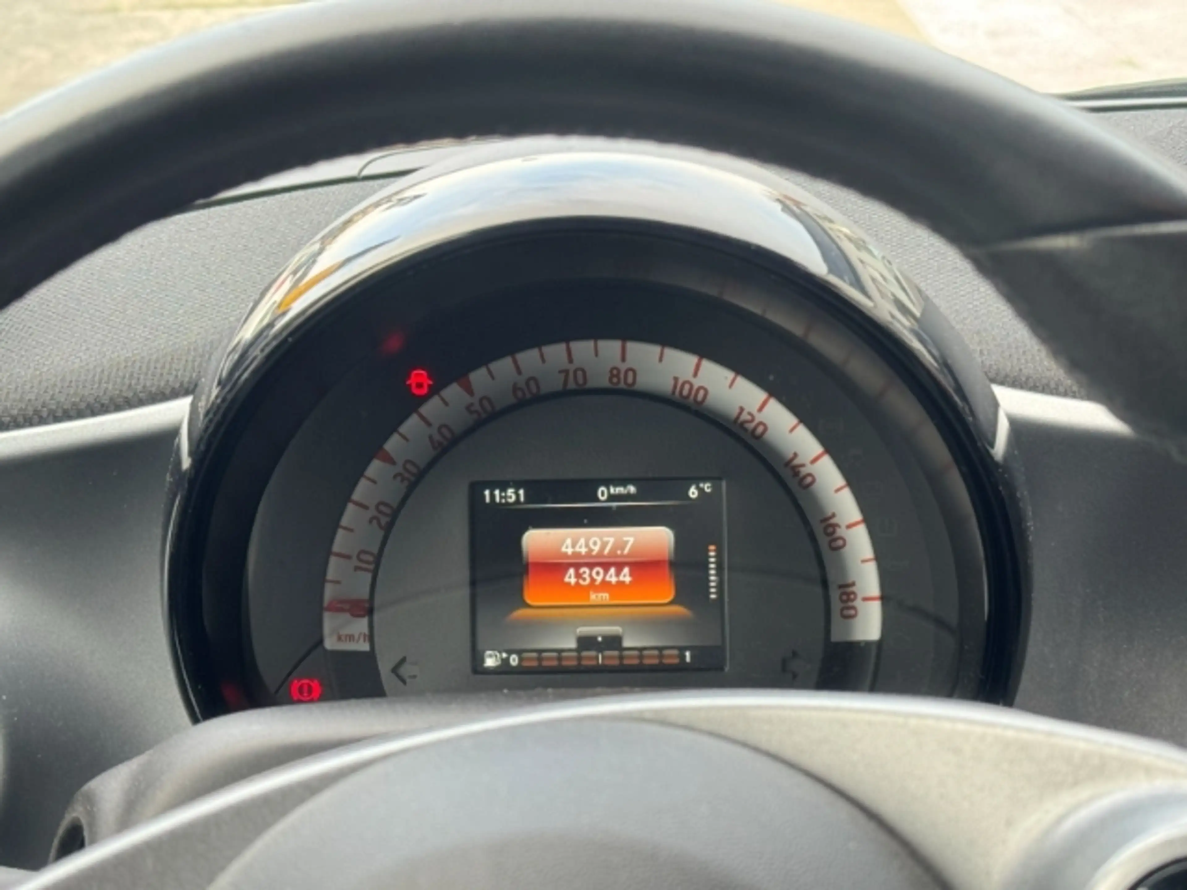 smart forFour 52 kW Navi Klimaautom Kom-paket Ambientebeleuchtun — photo 11