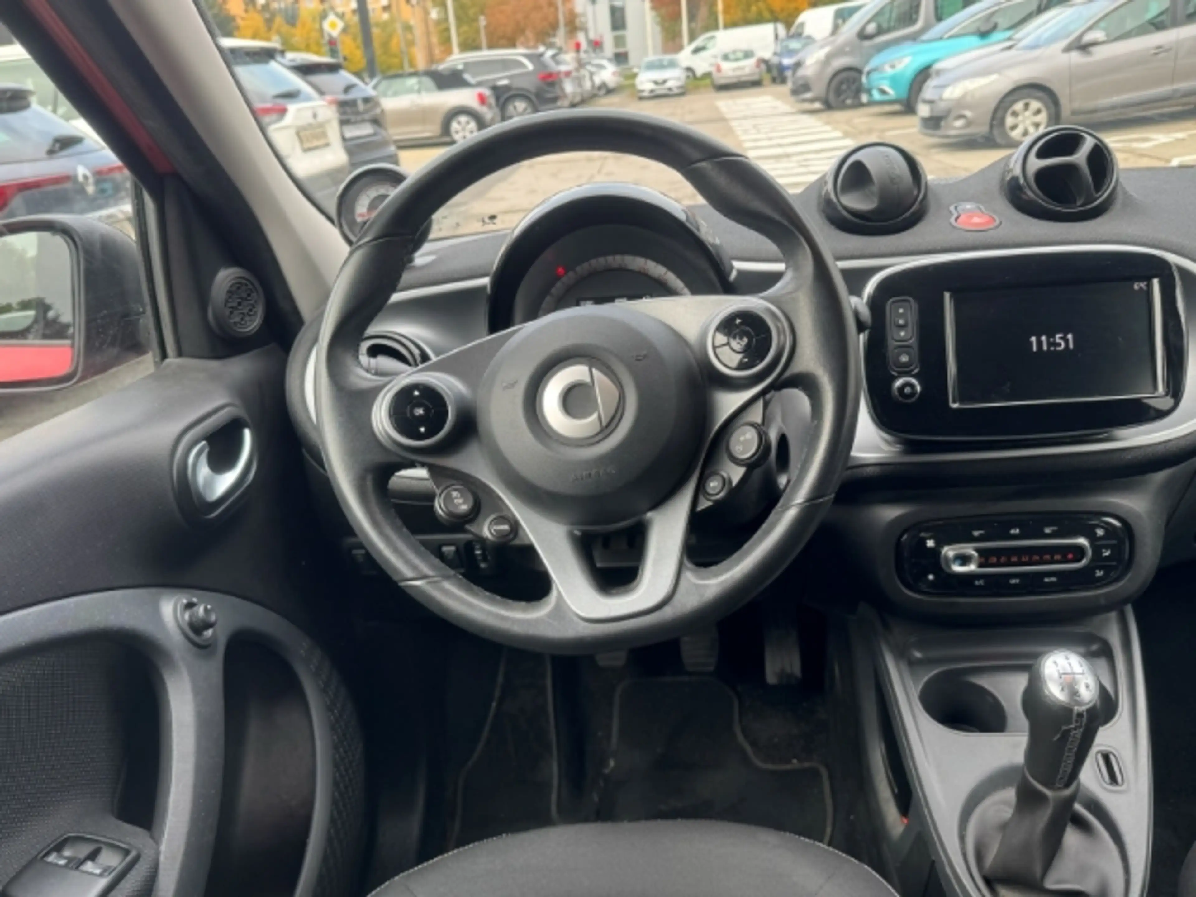 smart forFour 52 kW Navi Klimaautom Kom-paket Ambientebeleuchtun — photo 12