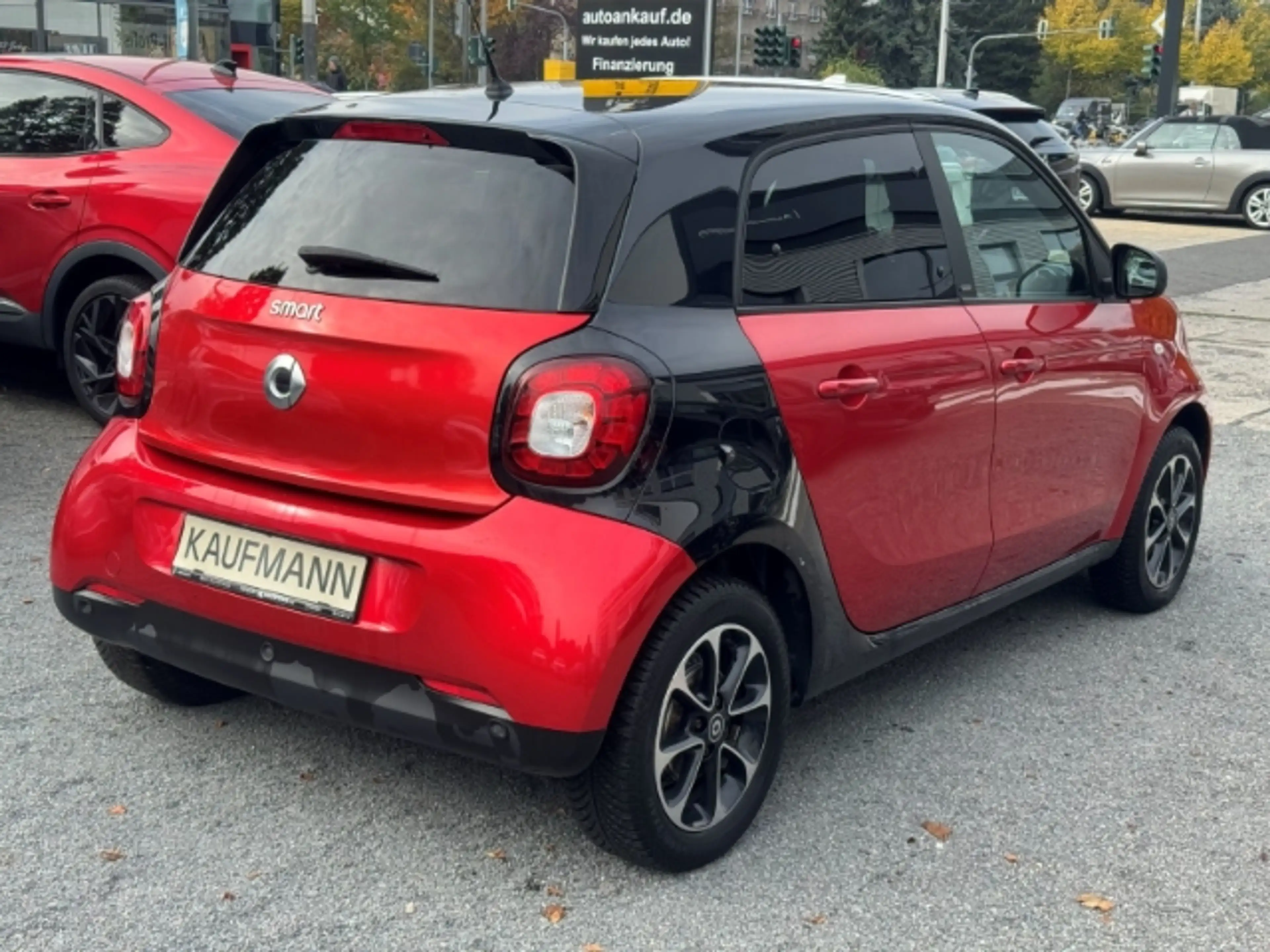 smart forFour 52 kW Navi Klimaautom Kom-paket Ambientebeleuchtun — photo 4