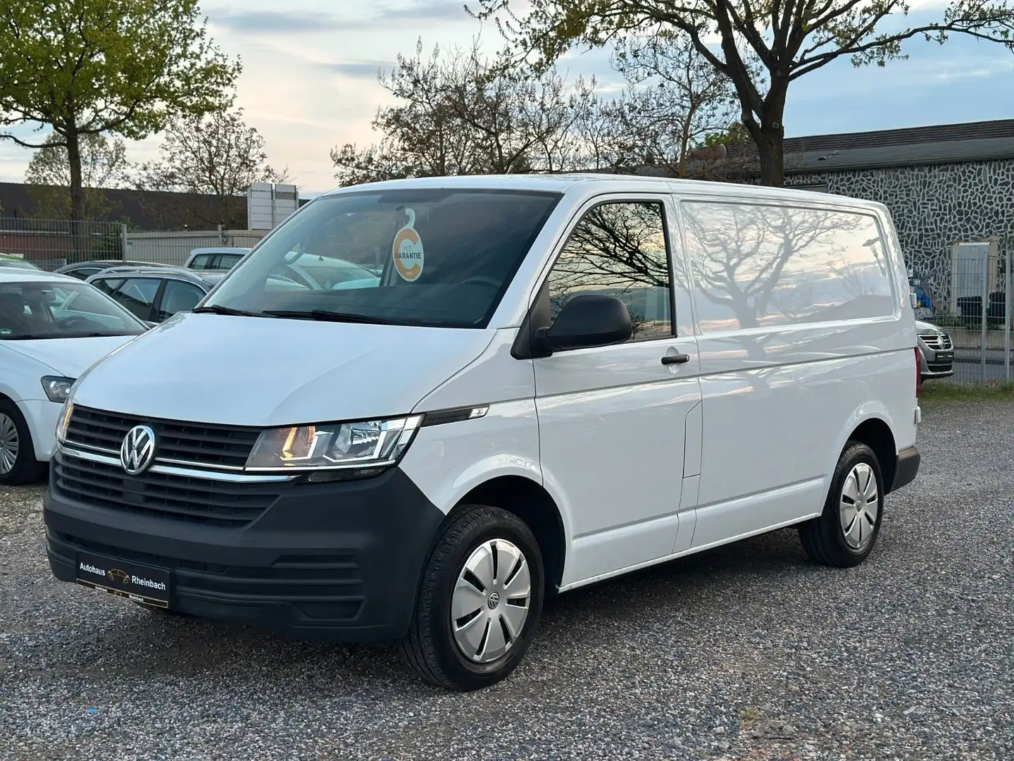 Volkswagen T6 Transporter AUTOMATIK/AHK/SEHR GEPFLEGT Weiß - 1