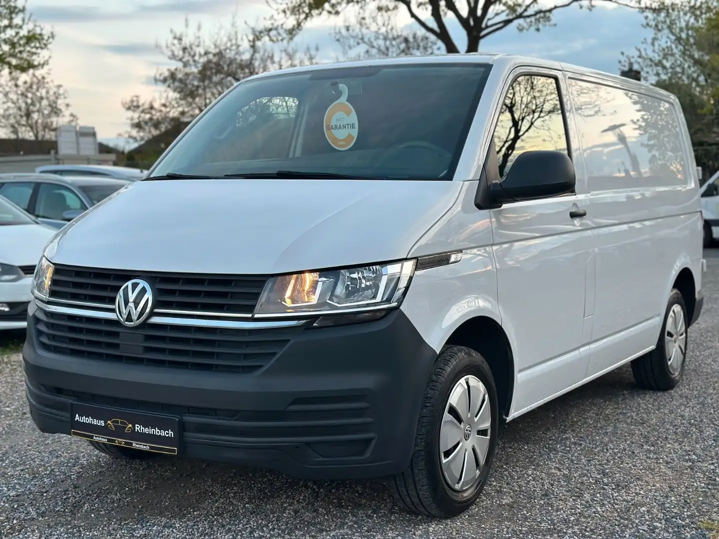 Volkswagen T6 Transporter AUTOMATIK/AHK/SEHR GEPFLEGT Weiß - 2