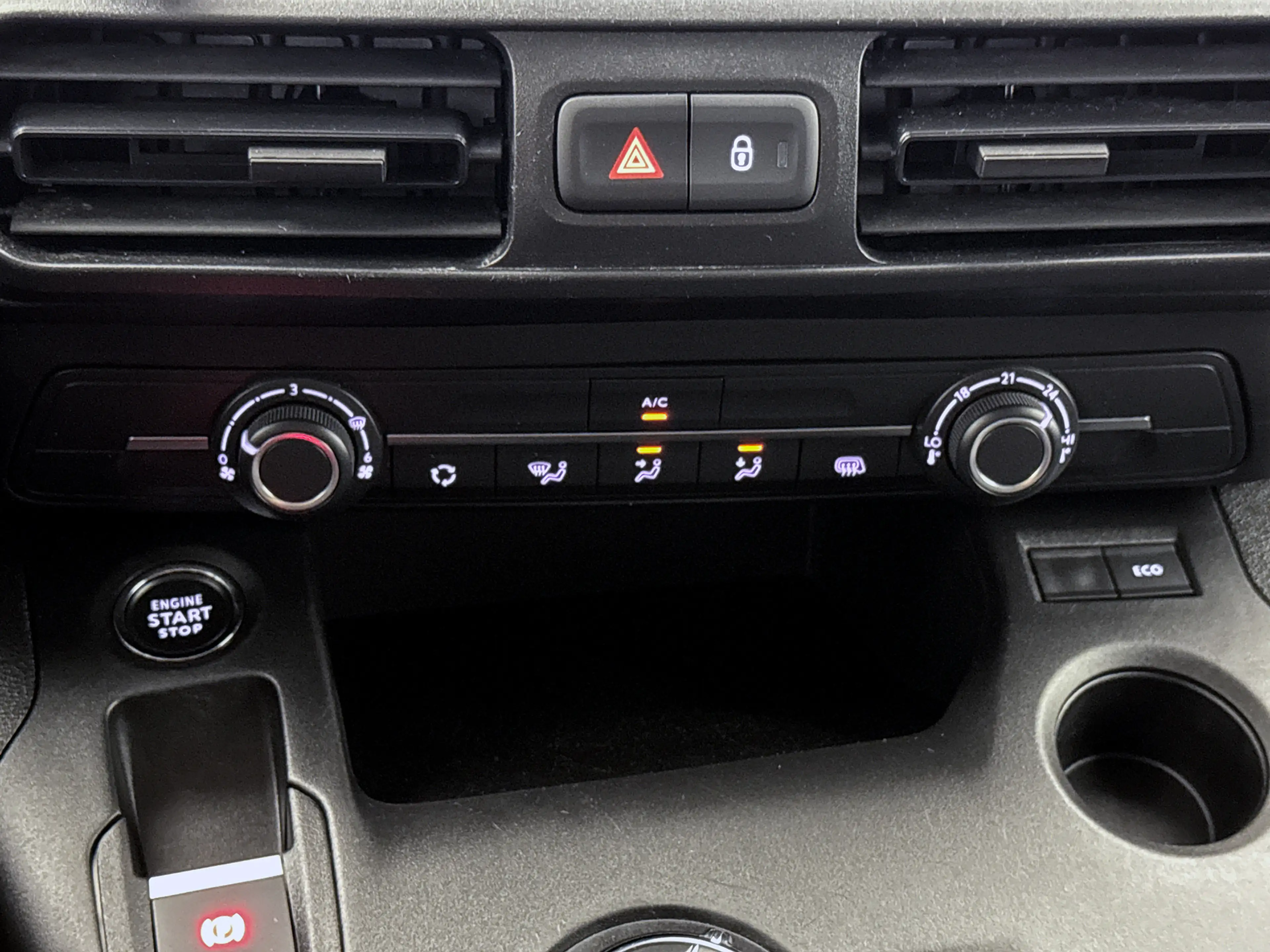 Toyota Proace City 1.2 Turbo Innovator Benzine Automaat Navigatie Cam — photo 8