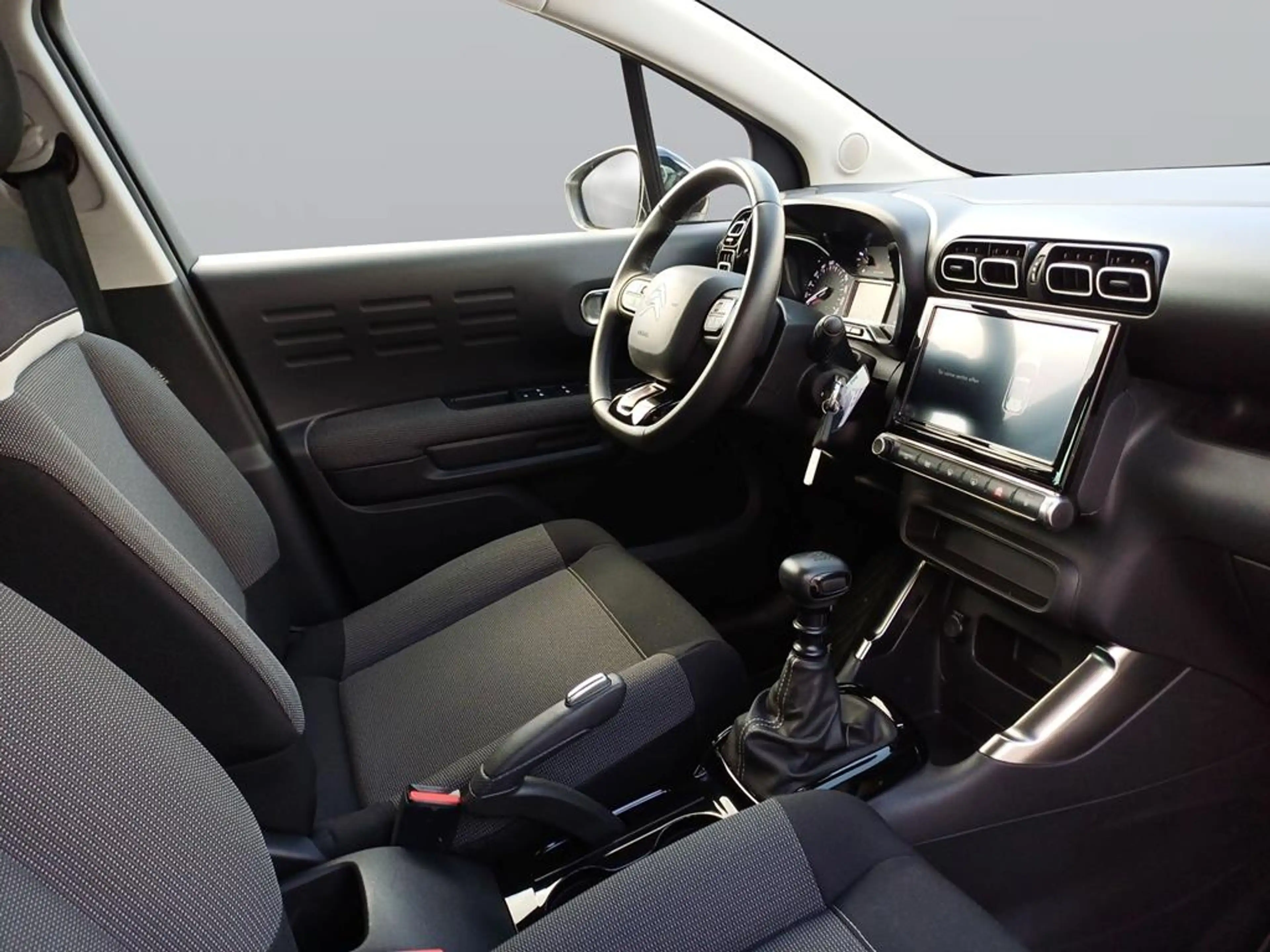 Citroen C3 Aircross PureTech 110 S&S Shine — photo 10