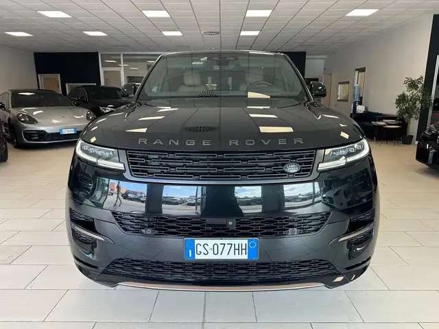 Land Rover Range Rover Sport view 2