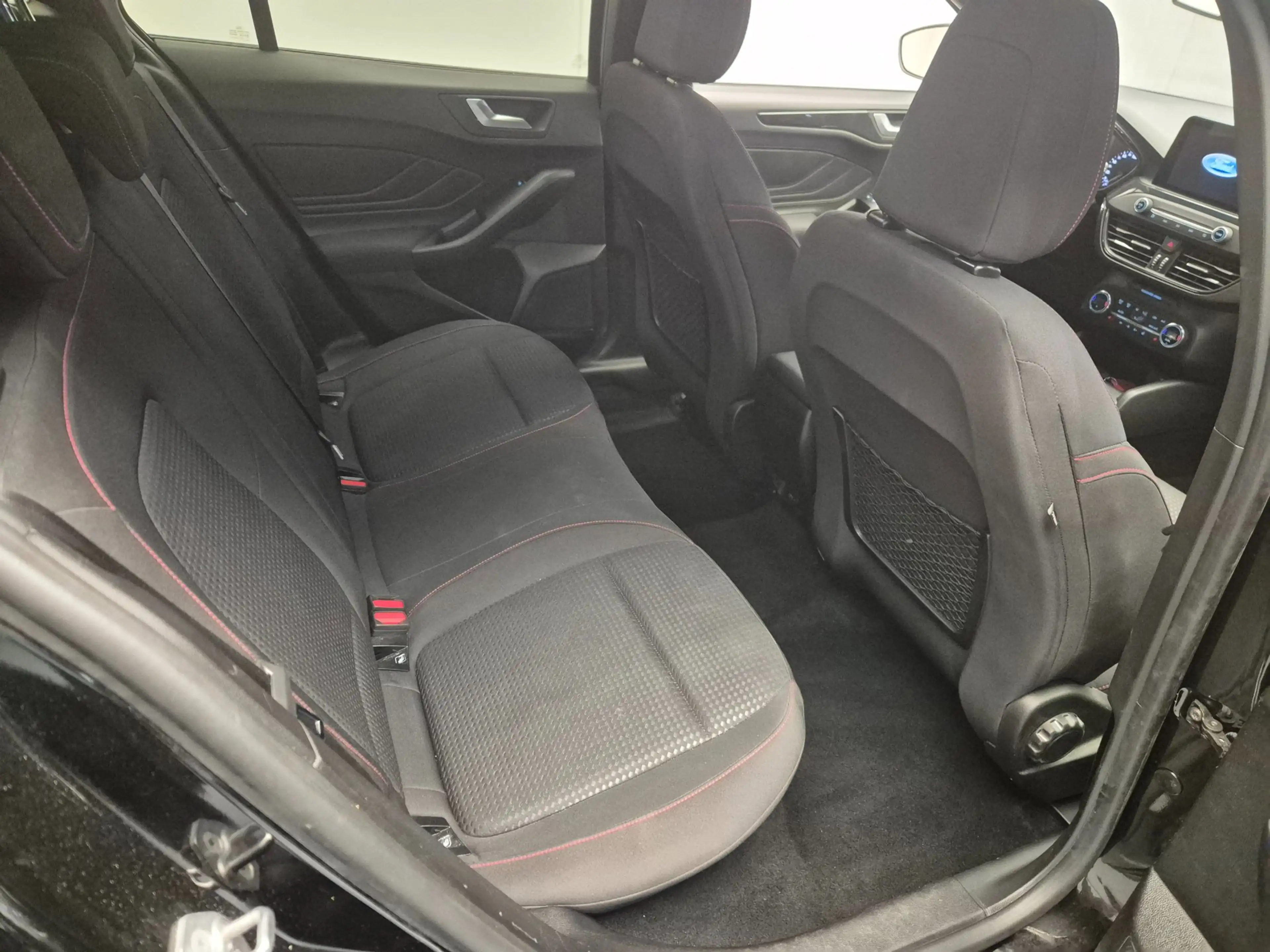 Ford Focus Wagon 1.0 EcoBoost ST Line Business Navi Camera Ec — photo 13